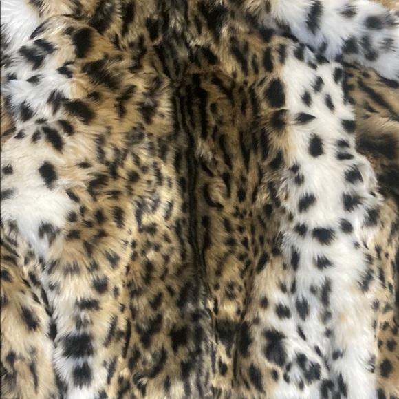 Fabulous Furs Leopard Print Faux Fur Jacket - Picture 8 of 10